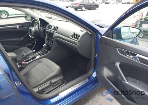 2017 Volkswagen Passat 1.8T Se z USA, uszkodzony, nr VIN 1VWGT7A3XHC078607